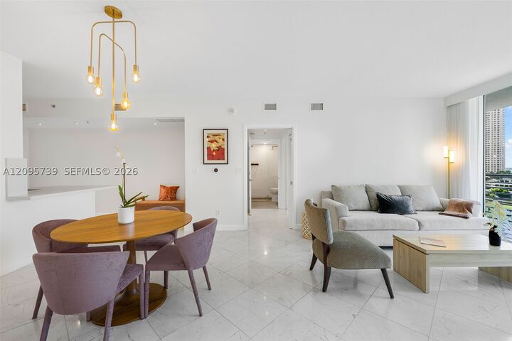 Property Photo:  325 S Biscayne Blvd 1019  FL 33131 