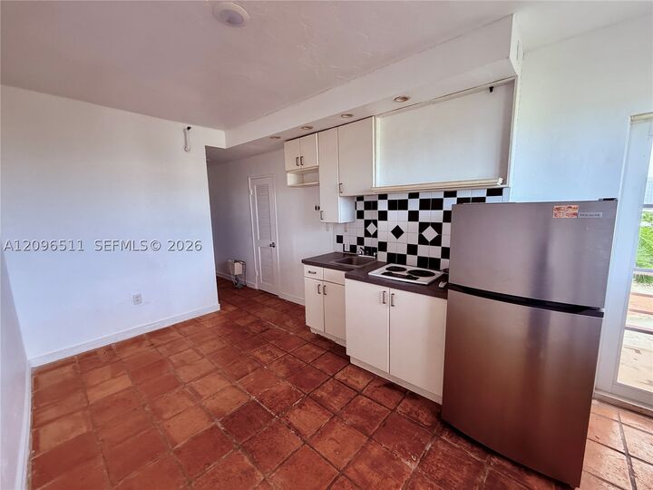 Property Photo:  255 W 24th St 435  FL 33140 