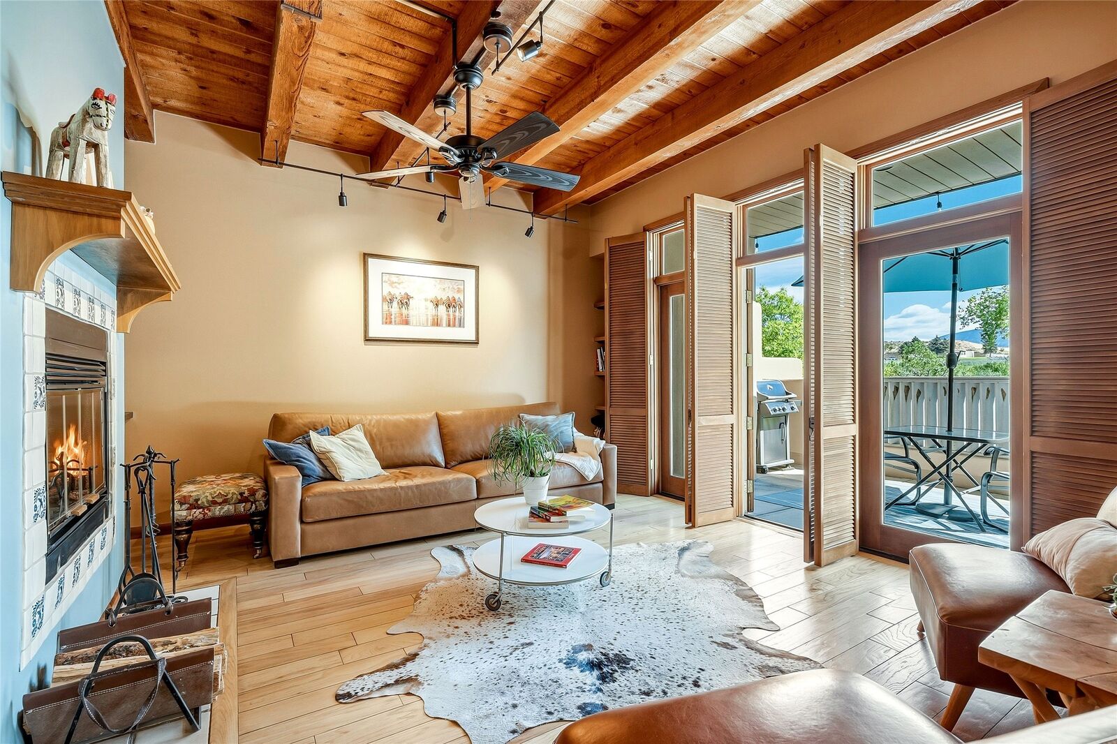 Property Photo:  703 Viento Drive A  NM 87501 