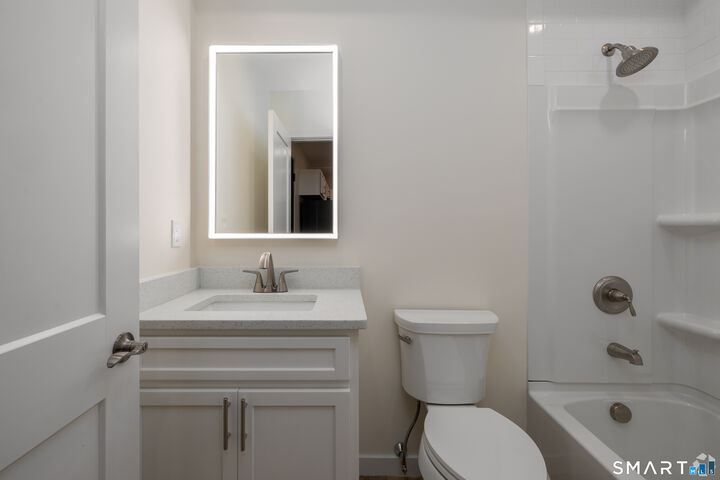 Property Photo:  584 Main Street A  CT 06457 