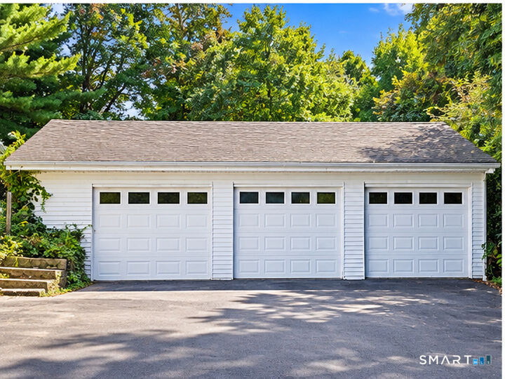 Property Photo: 23 Coach Circle CT 06095