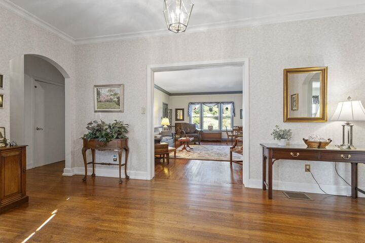 Property Photo: 330 E Park Drive SC 29302