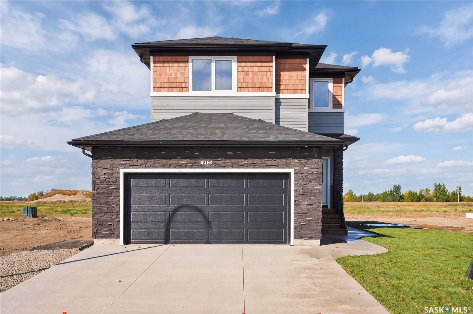 Property Photo:  213 Veterans Drive  SK S0K 4S5 