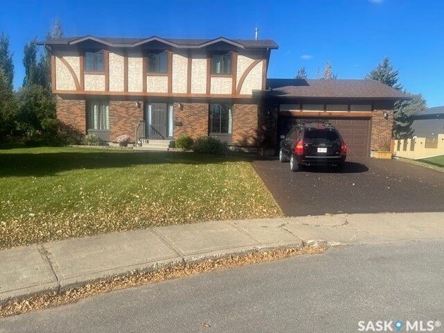 Property Photo:  830 Chester Place  SK S6V 6Y8 