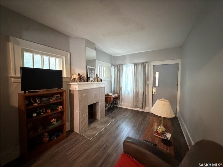 Property Photo:  1457 Princess Street  SK S4T 3Z2 