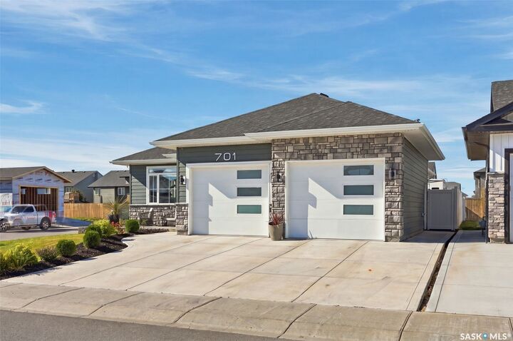Property Photo:  701 Casper Crescent  SK S0K 4S4 