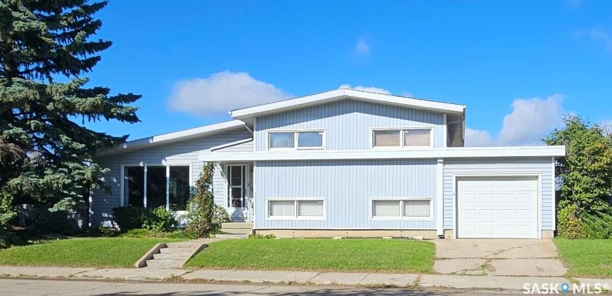 Property Photo:  549 Laurier Drive  SK S6V 5M4 