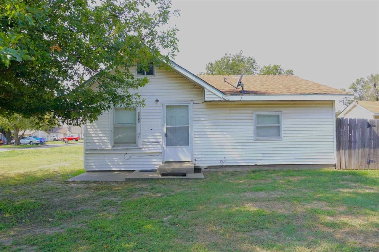 Property Photo: 1700 N 1st Street OK 74601-2639
