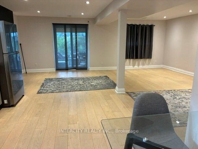 Property Photo:  137 Albany Drive Lower  ON L4L 2X6 