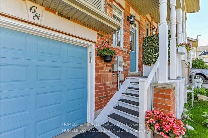 Property Photo:  68 Benjamin Crescent  ON L9W 5J3 