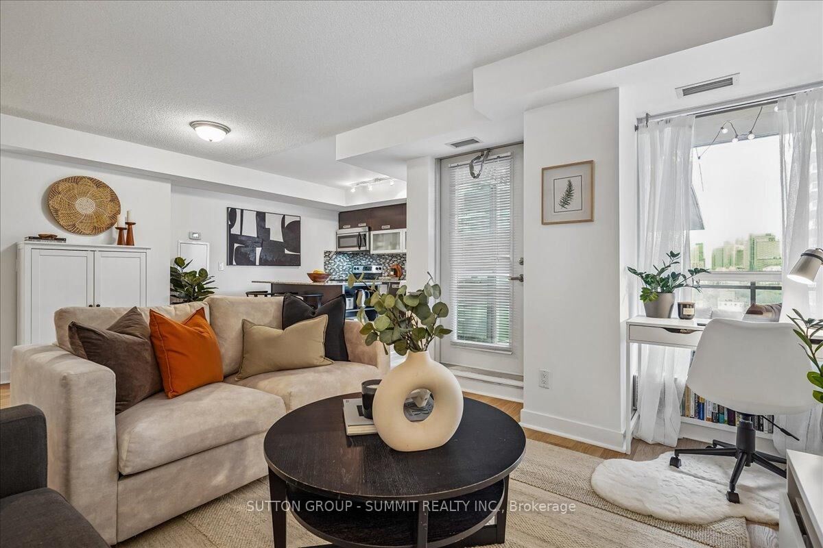 Property Photo:  100 Western Battery Road 1012  ON M6K 3S2 