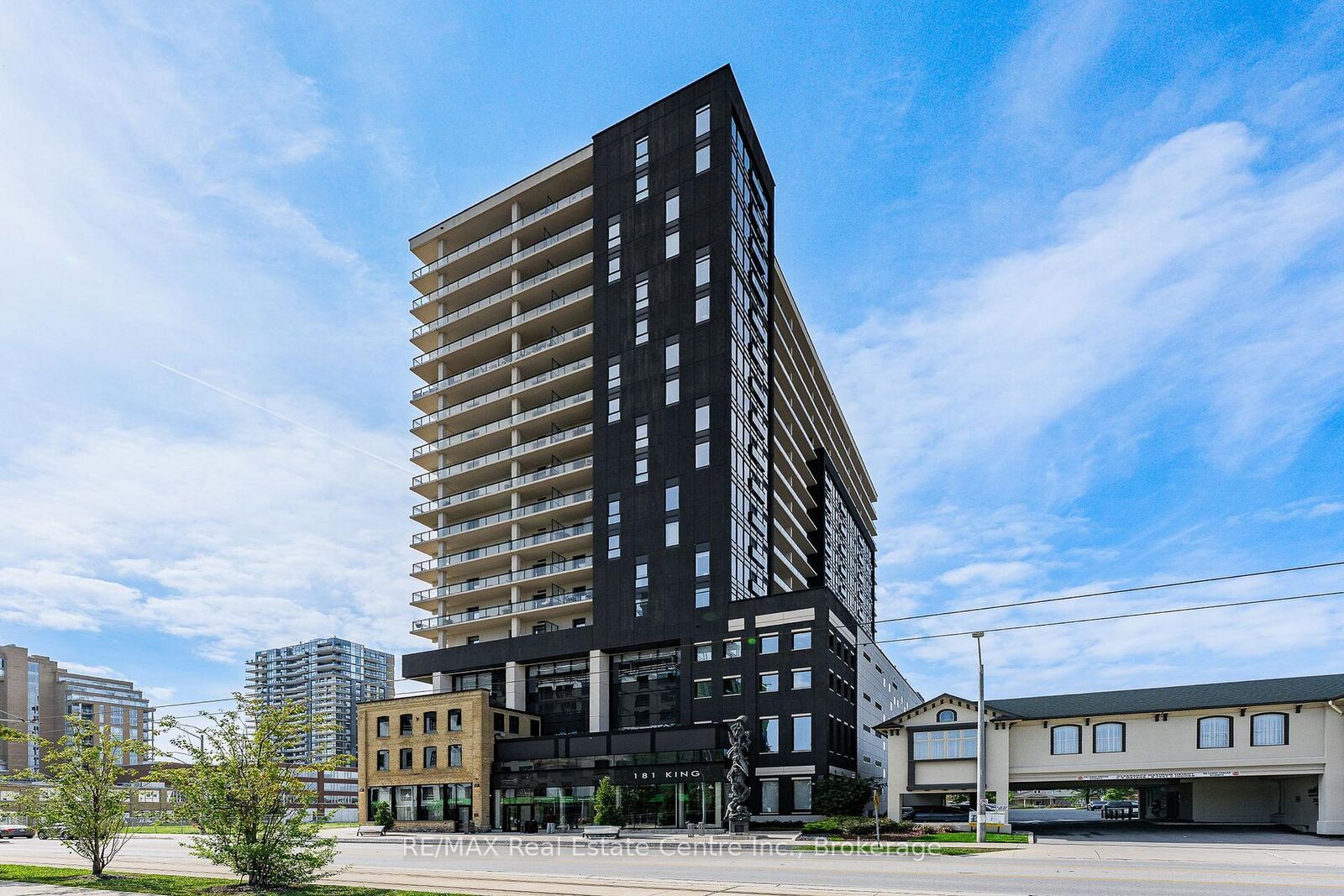 Property Photo:  181 King Street S 1607  ON N2J 0E7 