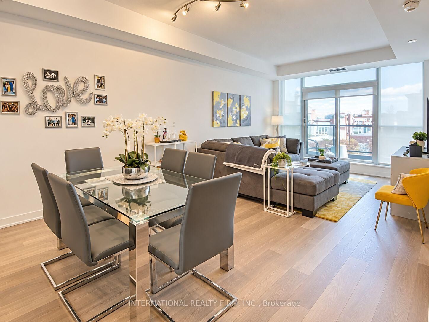 Property Photo:  1603 Eglinton Avenue W 203  ON M6E 0A1 