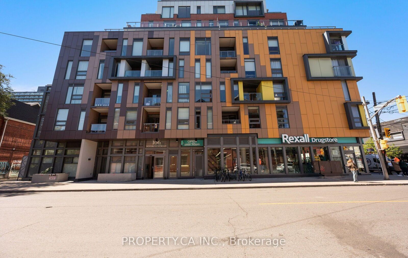 Property Photo:  106 Dovercourt Road 803  ON M6J 0G4 