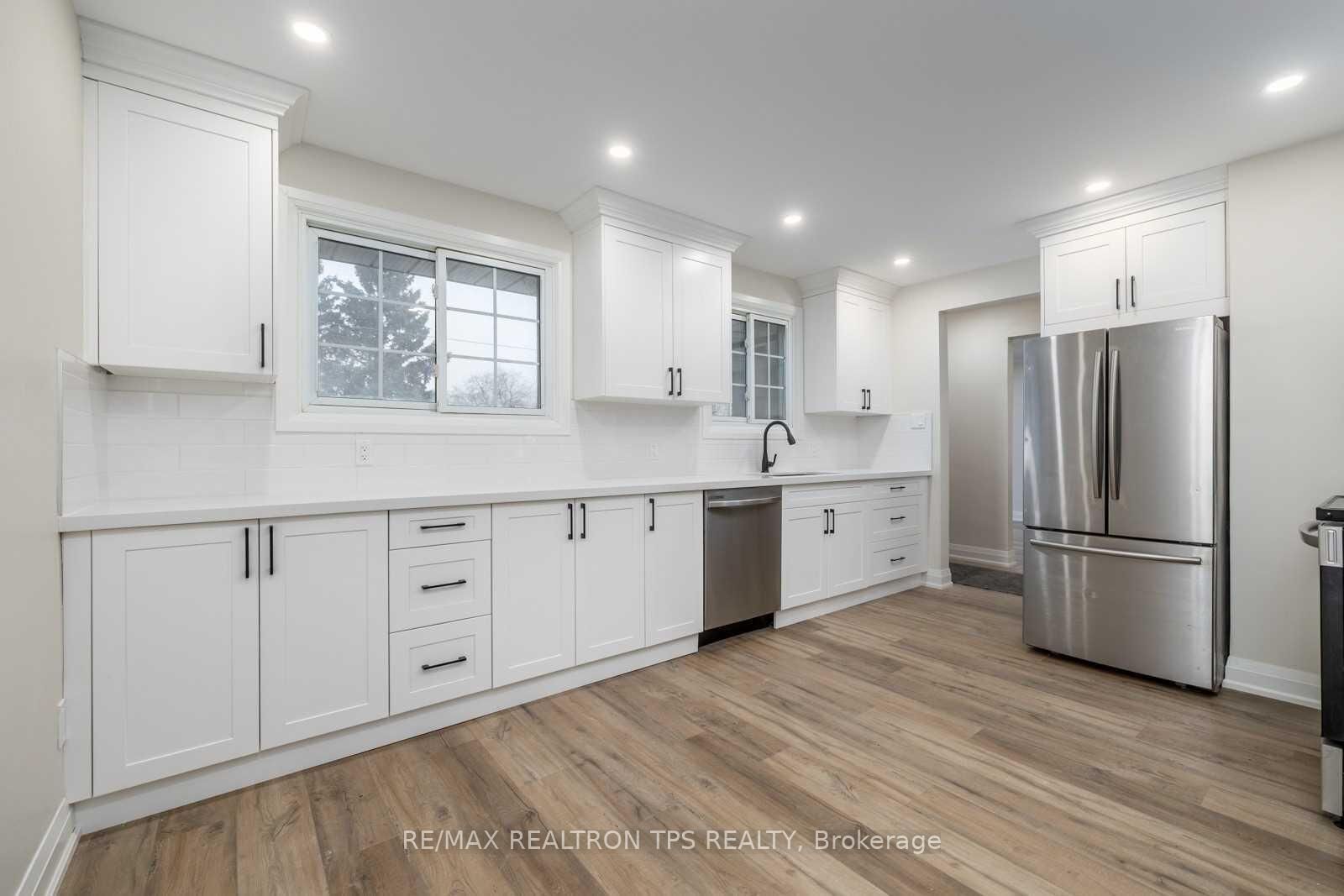 Property Photo:  634 Athol Street E  ON L1H 1M3 