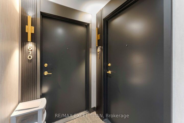 Property Photo:  5 Lakeview Avenue 611  ON M6J 0H3 