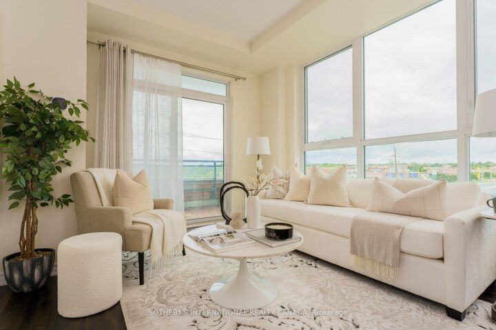 Property Photo:  11611 Yonge Street 521  ON L4E 1G2 