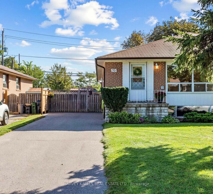 Property Photo:  70 Pintail Crescent  ON M3A 2Y7 