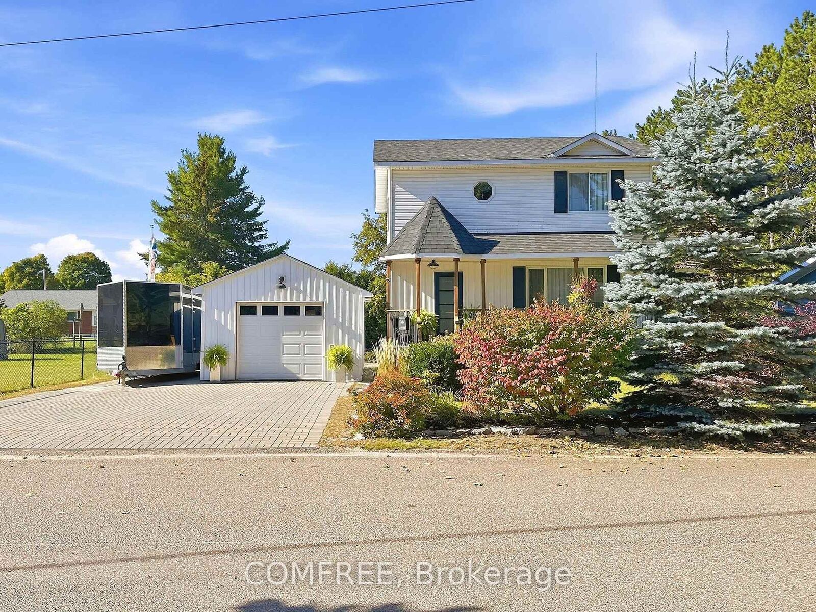 Property Photo:  709 George Street  ON K7S 3Y9 