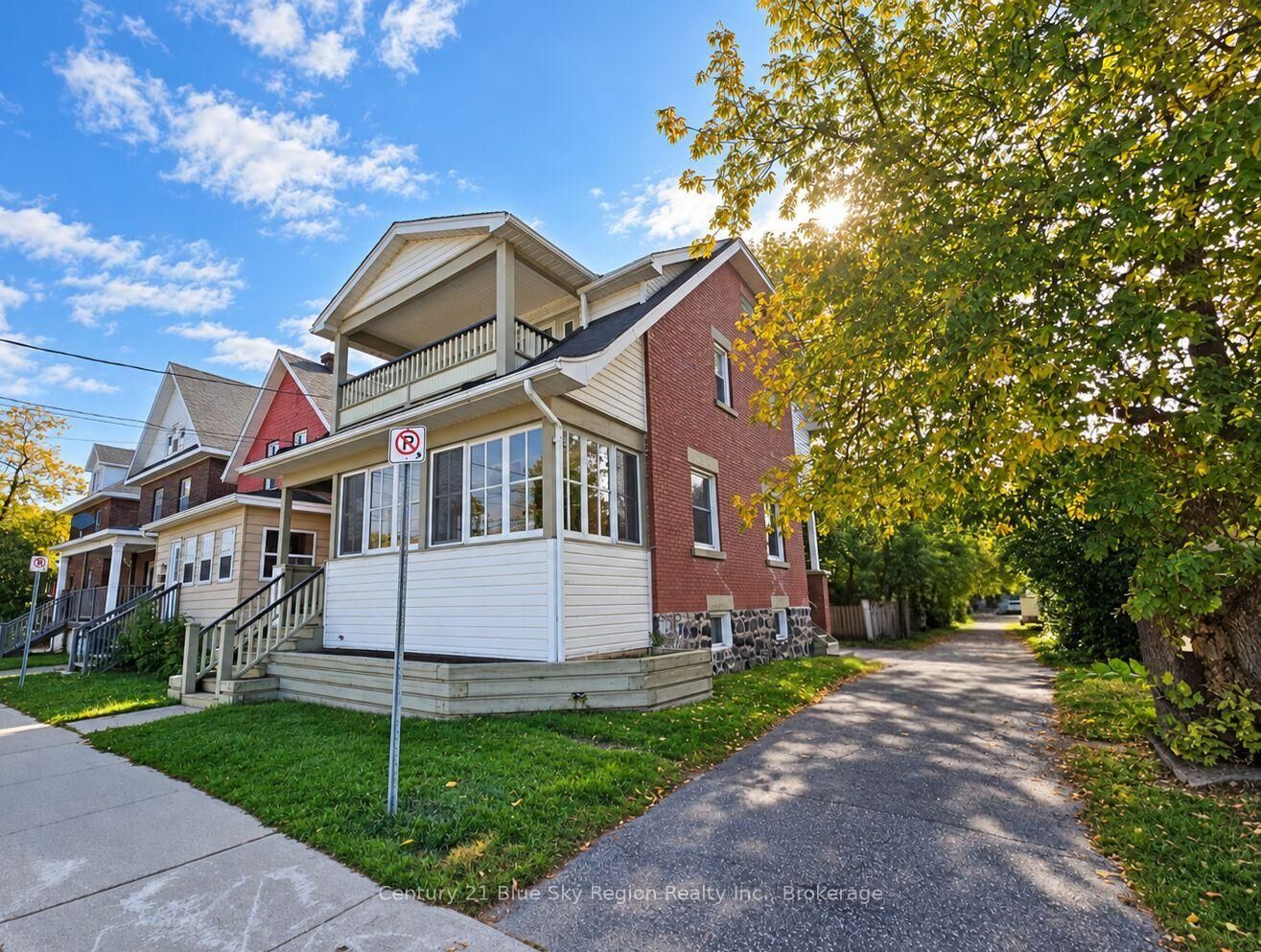 Property Photo:  663 Ferguson Street  ON P1B 1X7 