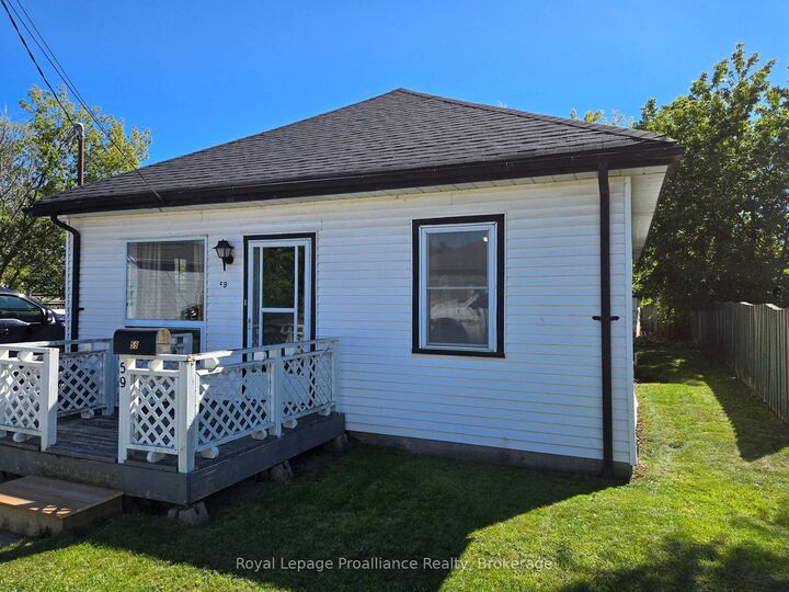 Property Photo:  59 St Paul Street  ON K8N 1A9 