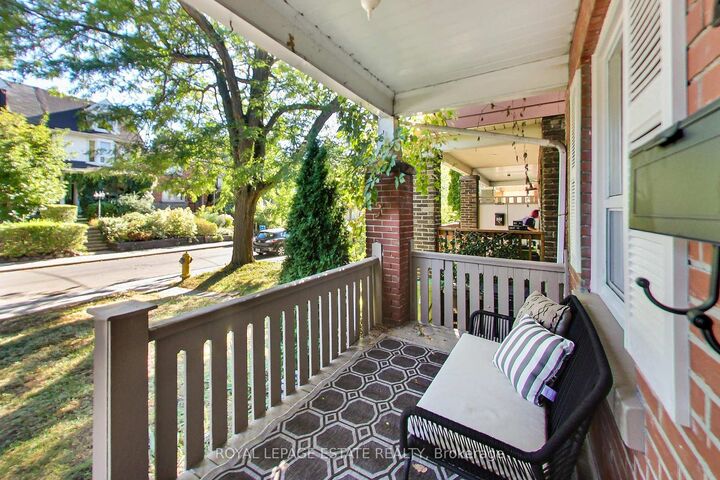 Property Photo:  20 Stephenson Avenue  ON M4C 1G1 