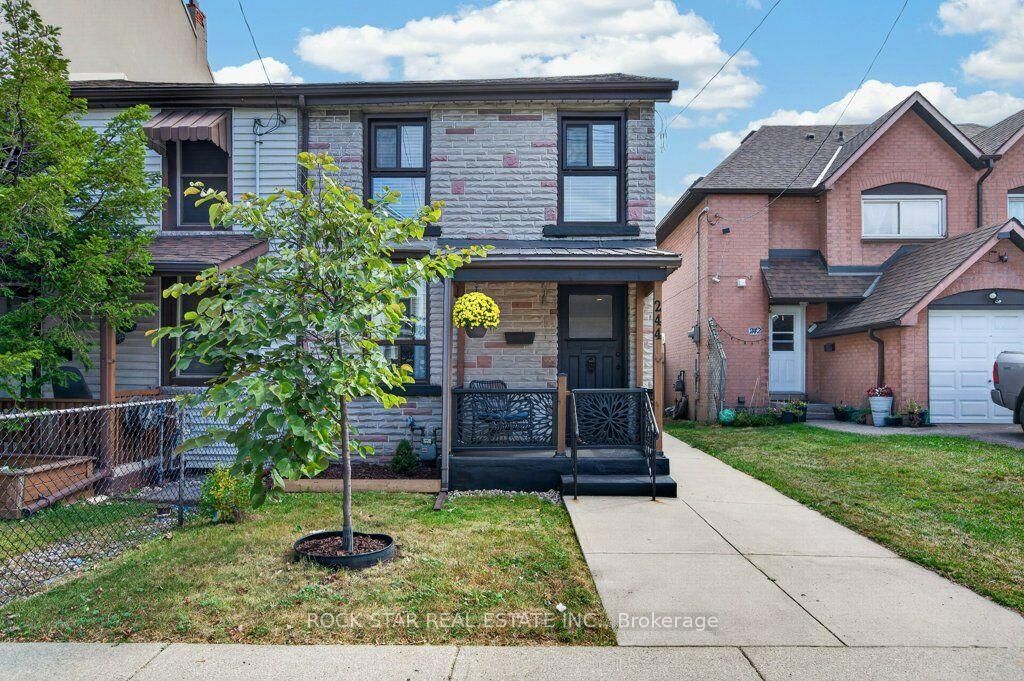 Property Photo:  244 Emerald Street N  ON L8L 5K8 