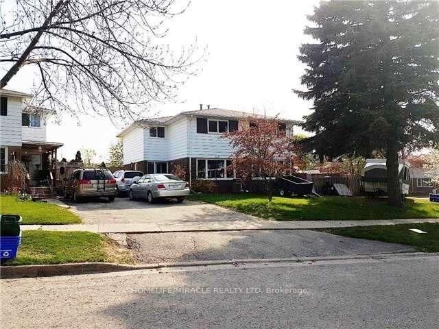 Property Photo:  123 Mooregate Crescent  ON N2M 2E9 