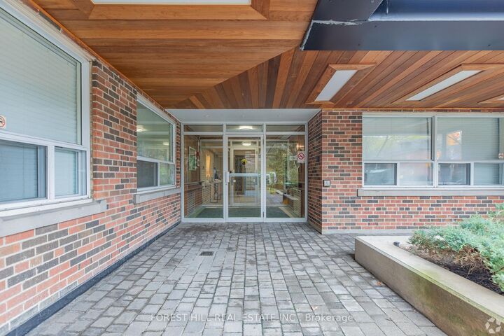 Property Photo:  291 Avenue Road 408  ON M4V 2G9 