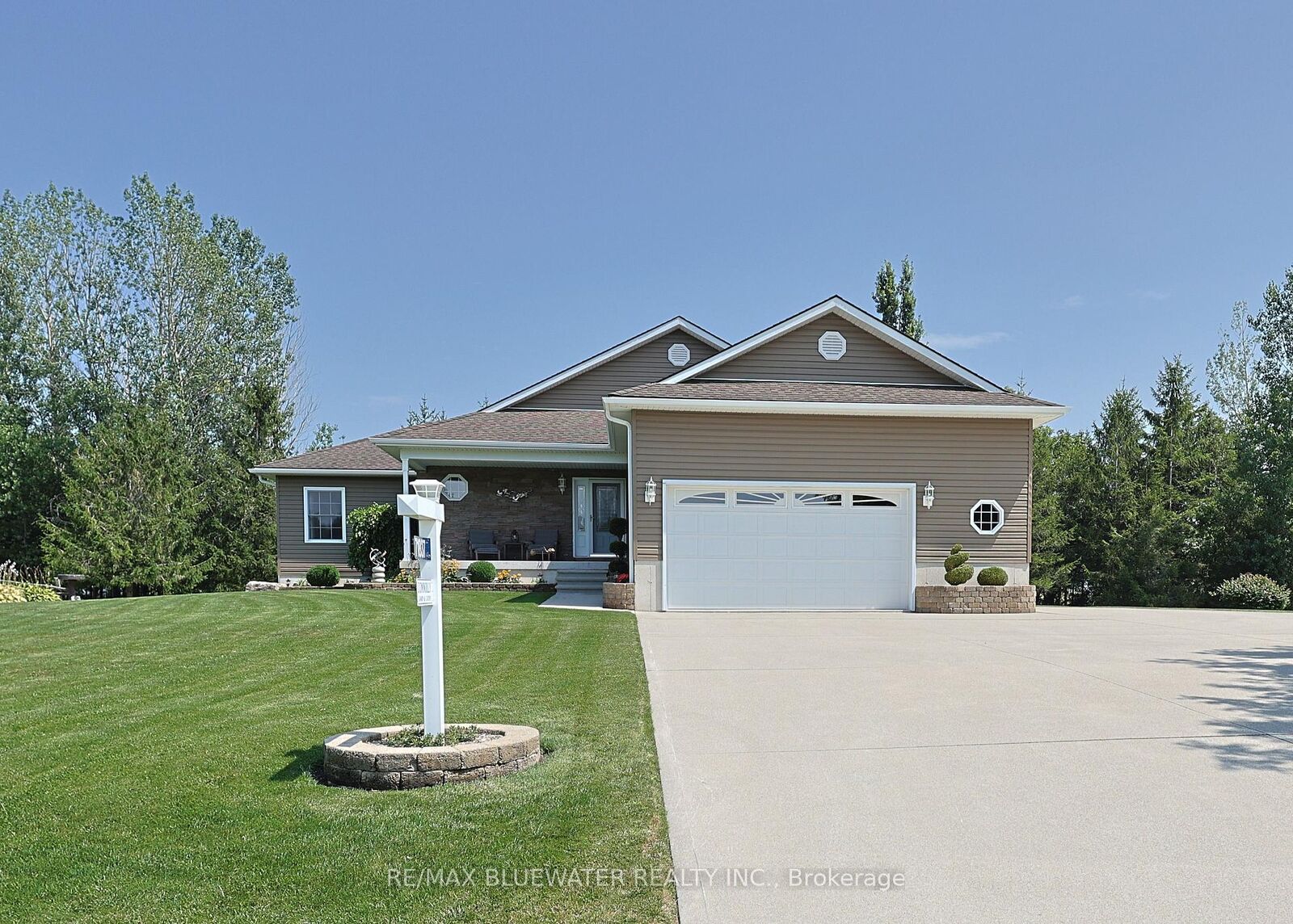 Property Photo:  71837 Sunridge Crescent  ON N0M 1N0 