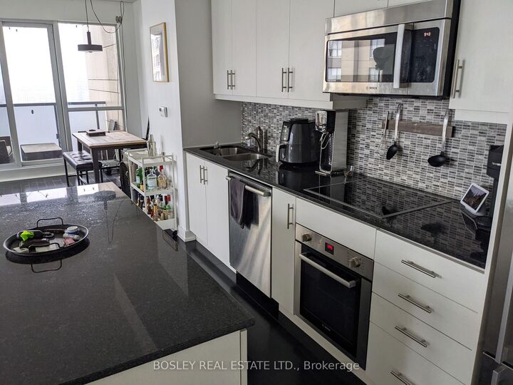 Property Photo:  1 The Esplanade Avenue 1806  ON M5E 0A8 
