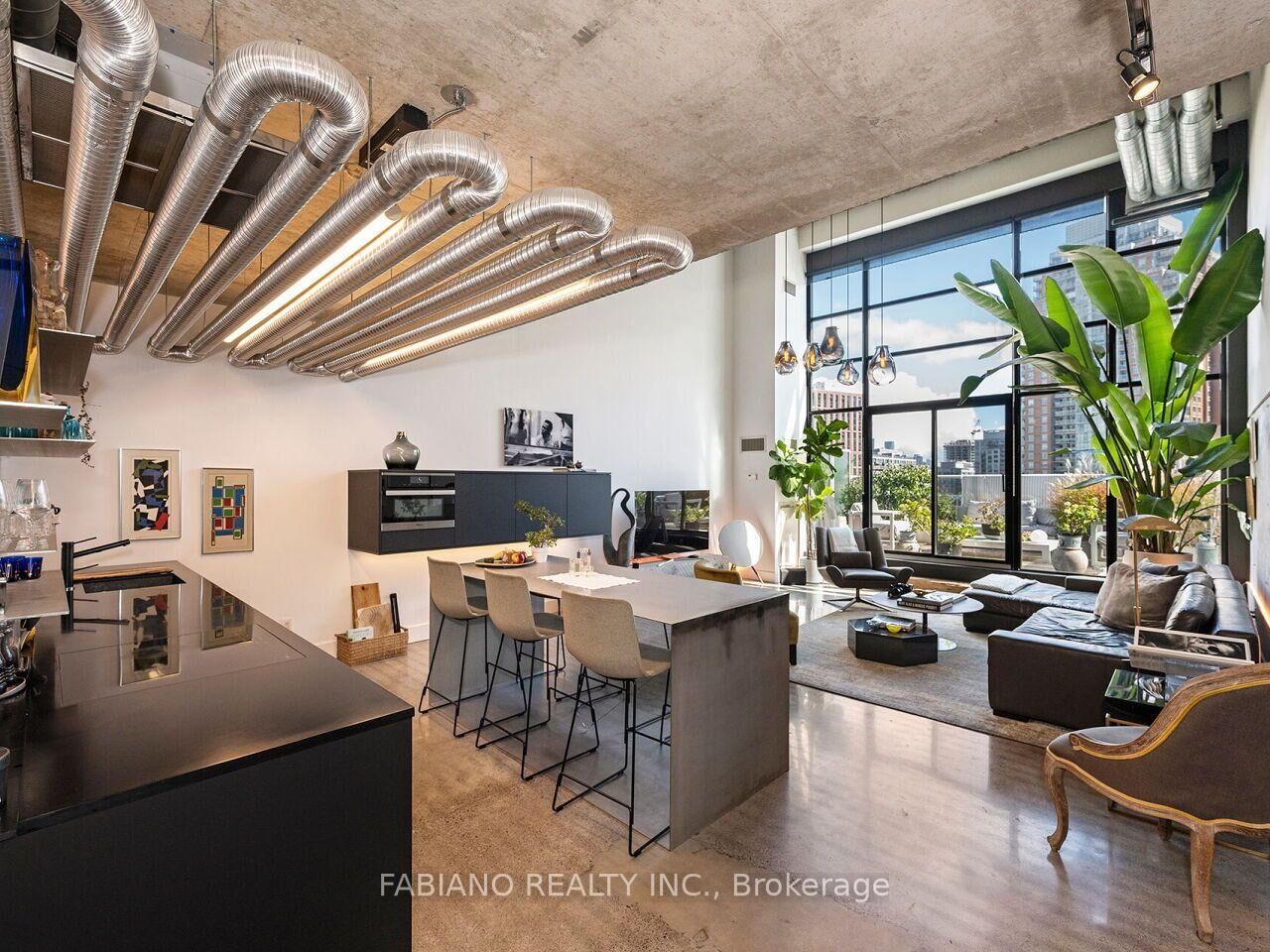 Property Photo:  43 Hanna Avenue 532  ON M6K 1X1 