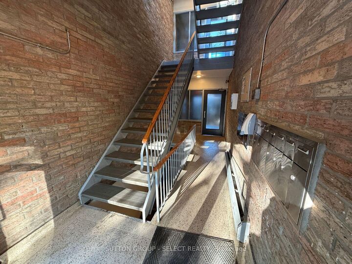 Property Photo:  675 Wonderland Road S 12  ON N6K 1M1 