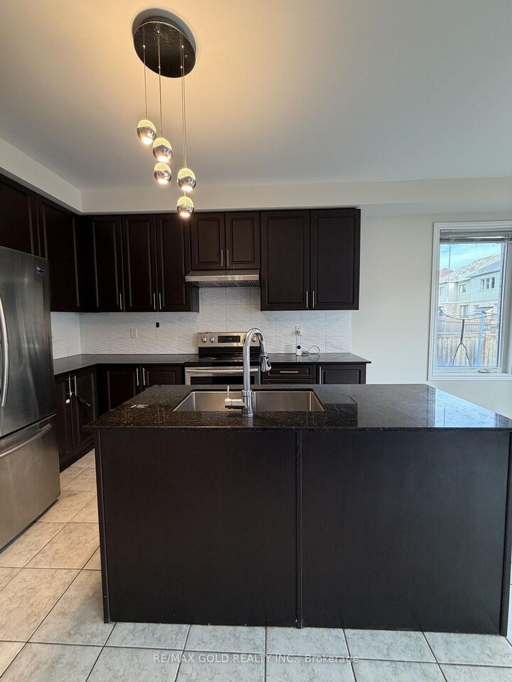 Property Photo:  1243 Ronald Inche Drive  ON L1K 0Y5 