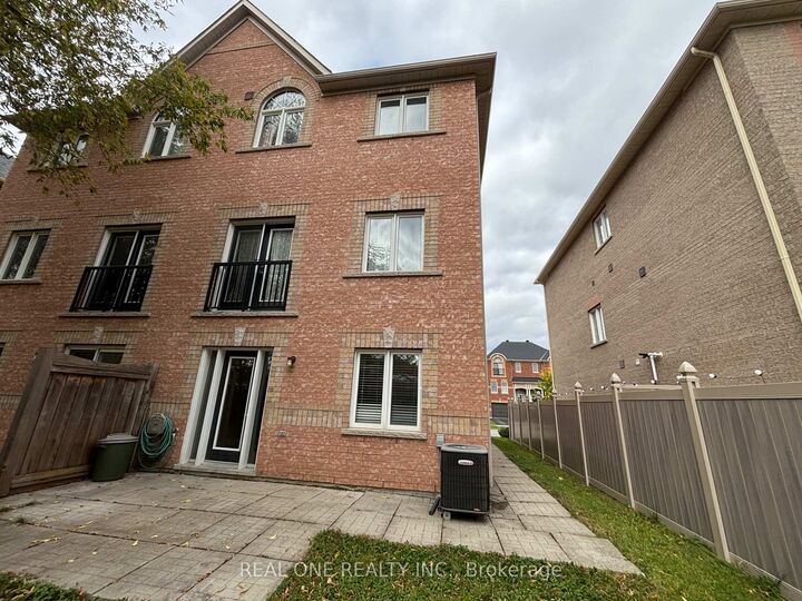 Property Photo:  19 Prince William Drive  ON L3R 7V5 