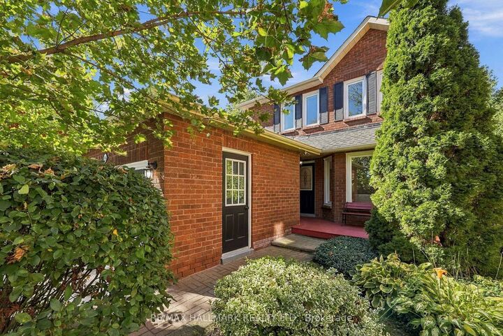 Property Photo:  89 Crawford Rose Drive  ON L4G 4R5 