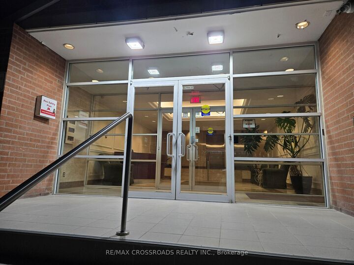 Photo de la propriété:  9 Chalmers Road Ph02  ON L4B 3N3 