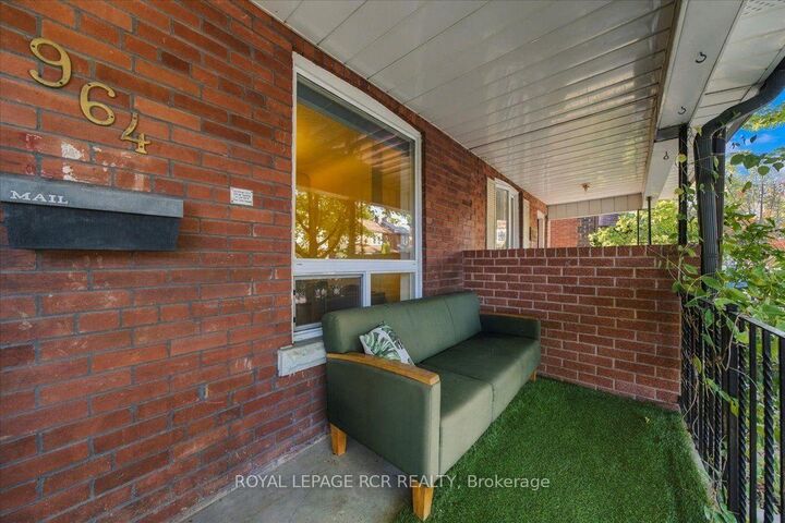 Property Photo:  964 Shaw Street  ON M6G 3M7 