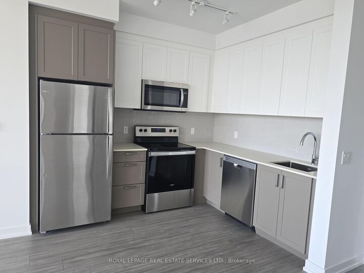 Property Photo:  1010 Dundas Street Ph05  ON L1N 2K2 