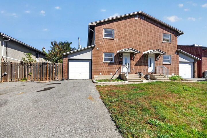 Property Photo:  97 Doane Street  ON K2B 6G7 