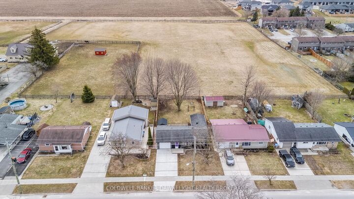 Property Photo:  161 Huron Street E  ON N0M 1S1 