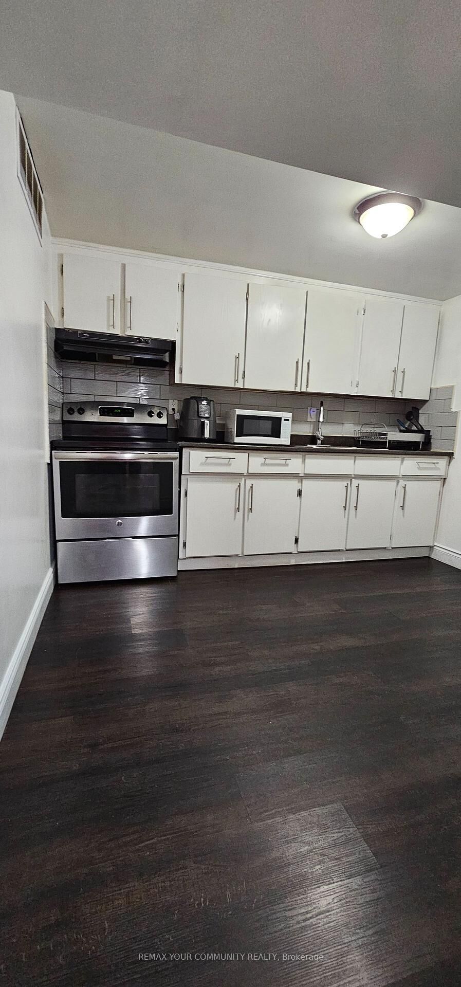 Property Photo:  51 Davelayne Road  ON M9M 2A6 