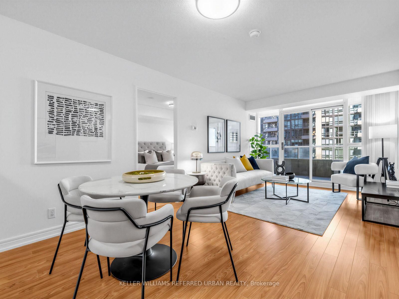 Property Photo:  23 Hollywood Avenue 1807  ON M2N 7L8 