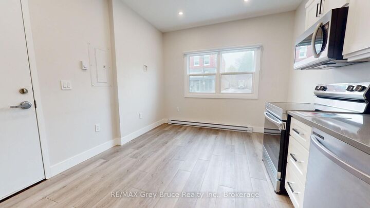Property Photo:  39 1st Avenue S Unit 3  ON N0G 1L0 