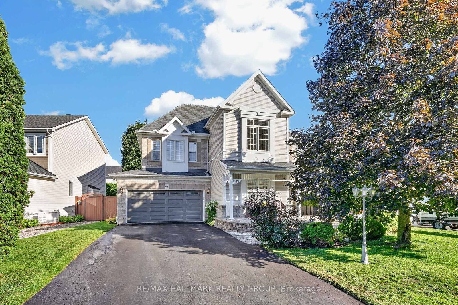 Property Photo:  45 Franklin Cathcart Crescent  ON K2S 2A5 