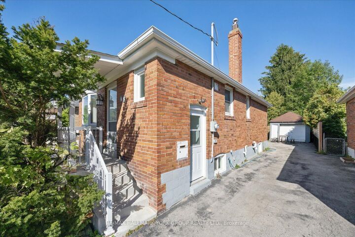 Property Photo:  45 Seventeenth Street  ON M8V 3K2 