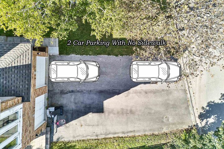 Property Photo:  8 Landerville Lane  ON L1C 4W8 