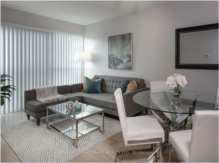 Property Photo:  570 Bay Street 214  ON M5G 0B2 