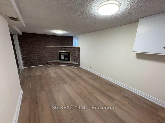 Property Photo:  268 Pleasant Avenue Lower  ON M2M 1M5 