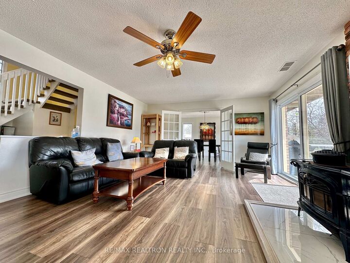 Property Photo:  76 Poplar Crescent  ON L0K 1B0 
